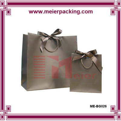 China Decorative paper gift bag for mensware/Paper Carrier Gift Present Package Bags ME-BG026 supplier