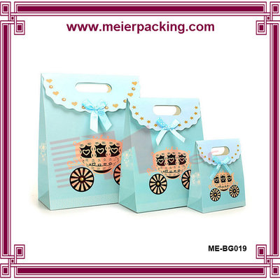 China fashionable gift paper bag/Cute Packaging Paper Bags for Gift/Gift Bags Blue Bow Paper Gift Bag ME-BG019 supplier
