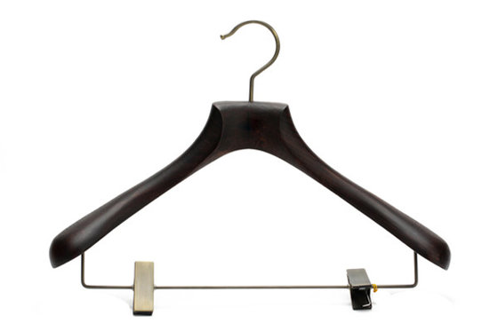 China Betterall Steady Closet Complete Pearl Nickel Clips Wood Coat Hanger supplier