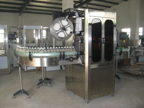 China Automatic heating bottle shrink sleeve Labeling Machine /Shrink sleeve applicator with steam tunnel for PET bottles supplier