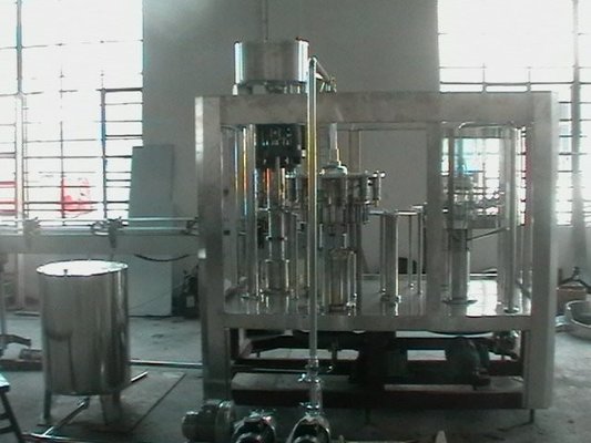 China Turnkey beverage production line/Small scale beverage bottling machine supplier
