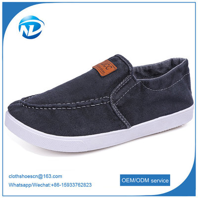 China Simple Design Slip-on Canvas Men Shoes Male Students Casual Shoes supplier