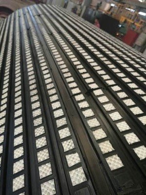 China Conveyor Head Ceramic Pulley Lagging supplier
