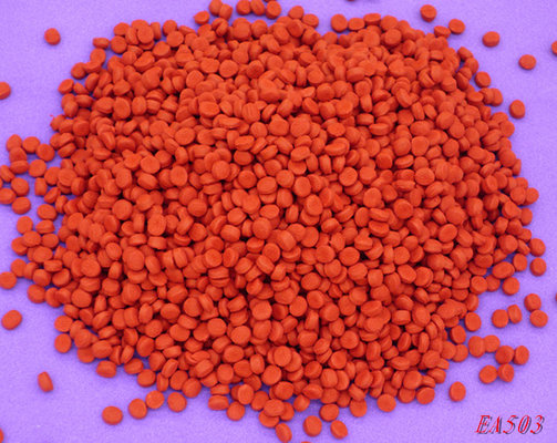 China Oil Resistance Vermeil Color Masterbatch Heat 170 ℃ For Athletics Track supplier