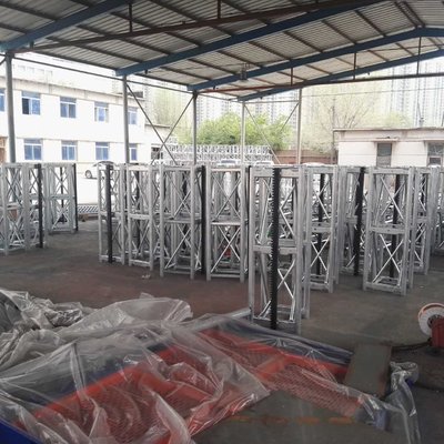 China CE Customized Color 450 Mast Industrial Lift With Motor Power 2x15kw, 400kg Lifting Device supplier