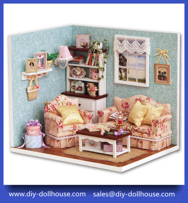 China Diy wooden dollhouse mini glass dollhouse miniature room box model building cottage H007 supplier