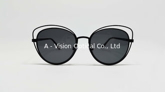 China Women's Oversized Polarized Metal Frame Mirrored Cat Eye Sunglasses supplier