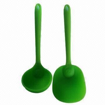 Green Light Weight Silicone Kitchen Ware , Kids Silicone Cooking Spoon