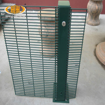 China High security 358 security fence, pvc coated clearvu anti climb fence supplier