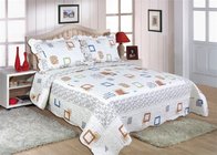 Cotton Frame Quilt Bedding Sets , Geometric Pattern Bedspreads And Comforters