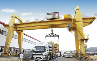 China Best Selling Easy Operated Wooden Gantry Crane supplier