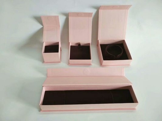 China Natural Color Jewelry Paper Boxes Flip Top Bangle Storage With Magnetic Catch supplier
