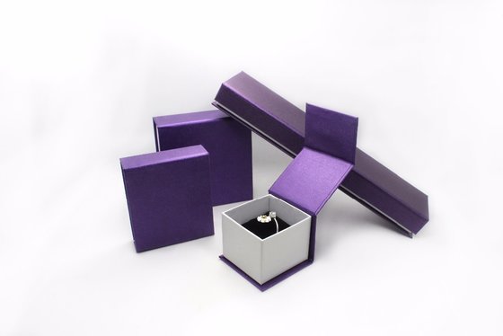 China Fashion Paper Earring Jewelry Box , Handmade Jewellery Presentation Boxes With Logo Printed supplier