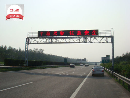 China P25 Full Color LED Variable Message Signs , Highway Message Boards Refresh Rate Over 500Hz supplier