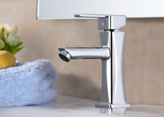 China Brass Single Hole Basin Faucet from Faucet/Tap Factory in China directly supplier