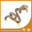 China OEM / ODM 18K Gold Snake Shape Fashion Jewellery Rings For Anniversary distributor