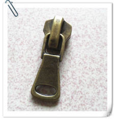 China Brass Auto Lock Zipper Slider For Metal Zipper , Replacement Zipper Slider supplier