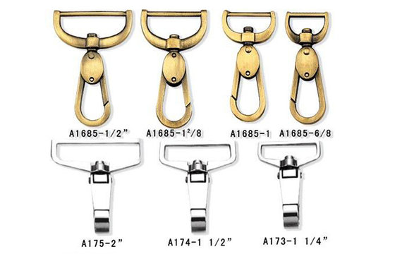 China Snap Hook Metal Keychains Hang Small Gourd Zinc Alloy Key Chain Buckle Handbag supplier