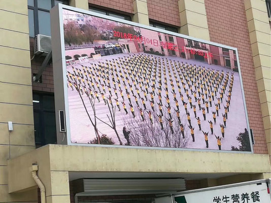 China Full Color P10 Outdoor SMD LED Display Waterproof IP68 Fxied Installation supplier