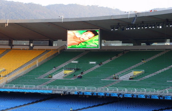 China Bright SMD Stadium Led Display Light Weight Led Video Panels supplier