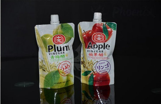 China Stand up and Plastic Beverage Liquid Packaging Spout Pouches Bag for Juice supplier