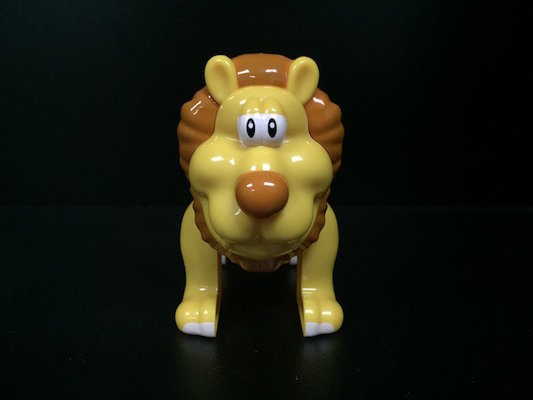 China ABS Material Plastic Animal Figures , Lion Figure Toy With An Blue Pencil supplier