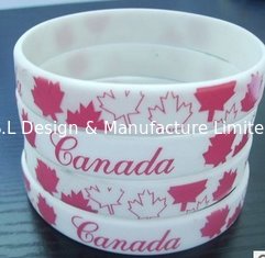 China promotional gift cheap logo printed silicone bracelet wristband supplier
