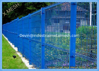 China PVC Coated Square Wire Mesh Fence Safety Garden Fence supplier