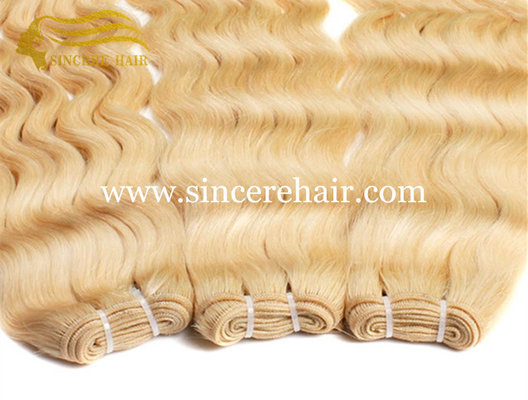 China Hot Blonde 24&quot; CURLY Hair Extensions for Sale, 60 CM #613 Curly Remy Human Hair Weaving Weft 100 Gram / Piece For Sale supplier
