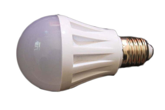China Dimmable 6W E27 LED Bulb Warm White CREE Chips 460 - 500lm supplier
