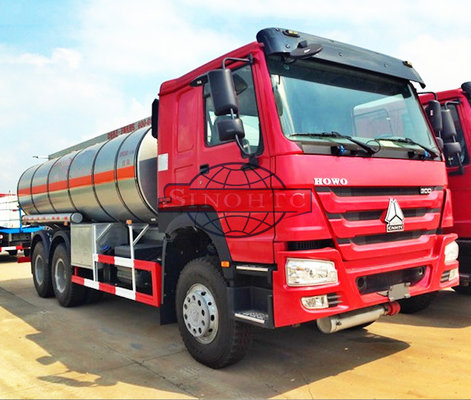 China Light Diesel Oil Tanker Truck 20 - 25 CBM 5000 - 6000 Gallons Volume supplier