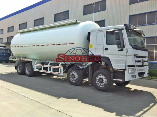 China 8x4 Heavy Duty Cement Bulk Carrier Truck 30m3 Tank Volume LHD / RHD Steering supplier