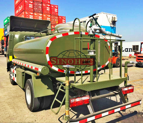 China 1000 - 1200 Gallons Army Water Truck , 4x2 / 4x4 Drive Type Water Sprinkler Truck supplier