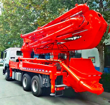 China 6x4 HOWO Cement Boom Truck , 37 / 39 Meter Boom Height Cement Pump Truck supplier