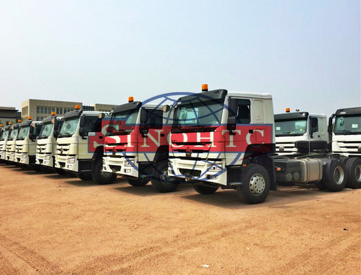 China HOWO Automatic Tractor Truck 40 - 80 Tons Payload Capacity HW76 Cab supplier