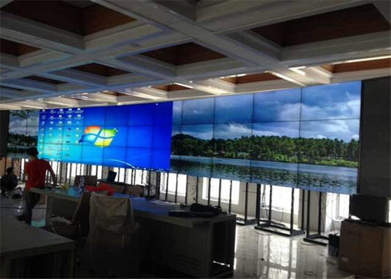 China 55 Inch FHD LCD Video Wall With Semi - Circle Style For Tv Station Background supplier