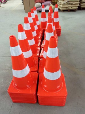 China Road Safety Guiding Cone Orange PVC Plastic Traffic Cones supplier