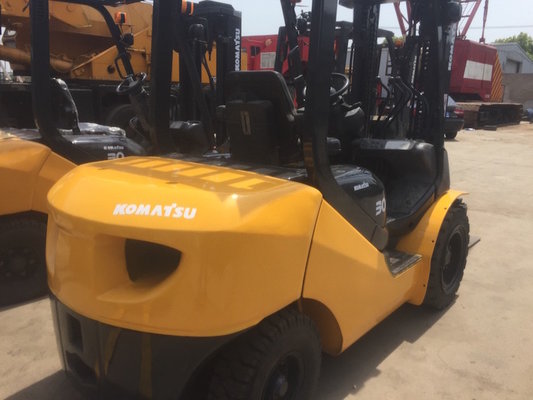 China the lower price sale komatsu 3ton used forklift supplier