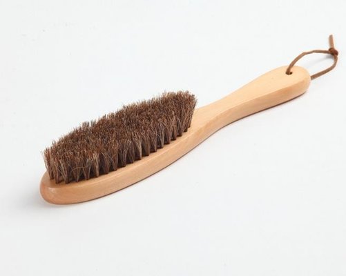 China Animal Hair Brushes / Real Horsehair Shoe Brush With Long Wooden Handle supplier