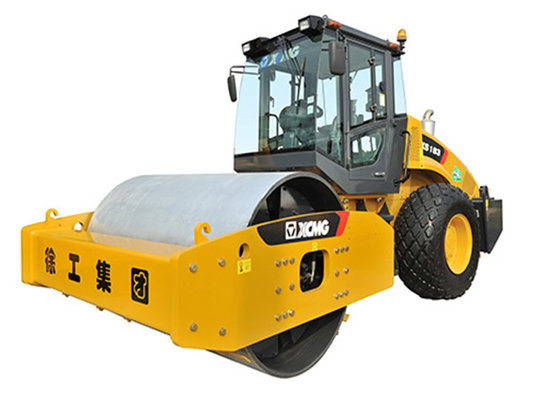 China Hydraulic Single Drum Vibratory Roller / Sheepsfoot Roller 18000kg Weight supplier