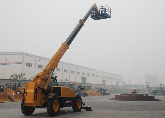 China Easy Operated Waterproof Telescopic Forklift , Industrial Lifting Equipment supplier