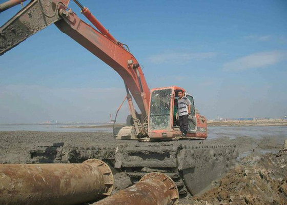 China High Efficiency Swamp Equipment Long Reach Excavator Engine Power 133kw supplier