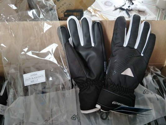 China New design waterproof  outdoor gloves,sports gloves , ski&amp;snowboard gloves ,lady gloves , men gloves supplier