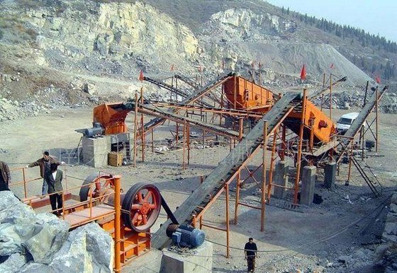 China Construction Stone Crusher Machine , Stone Crusher Plant With Belt Conveyor supplier