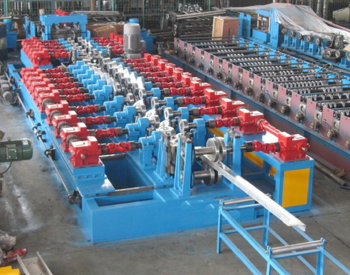 China C / Z Purlin Roll Forming Machine , 100-350mm Gearbox Type supplier