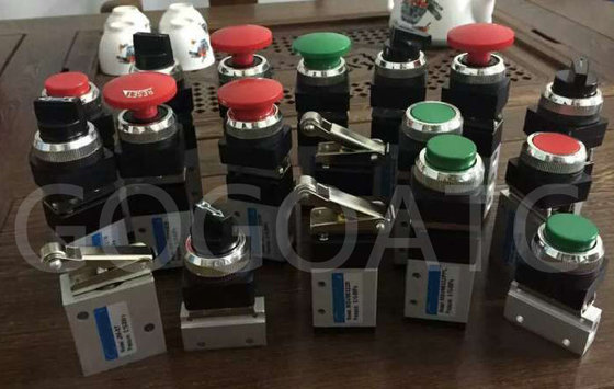 China 1/8&quot; Port Manual Mechanical Control Valve With 40 Micron Filtered Air Working Medium supplier