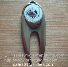 China Best quality metal golf pitch forks, poker game design epoxy dome golf divot tools, supplier