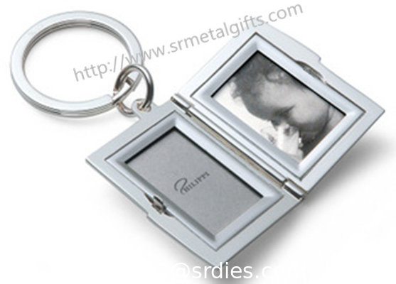 Metal Photo Locket Keychains, Stocked Miniature Metal Picture Locket With Laser Logo supplier