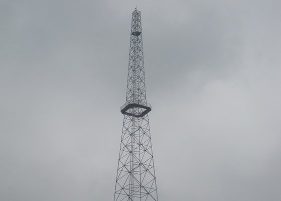 Four / Three Leg Radio Antenna Tower Durable ASTM A123 Galvanizing Standard supplier