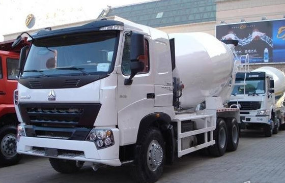 China Stable Concrete Transport Truck 371hp With Lengthen Cabin / 9m³ Cubage supplier
